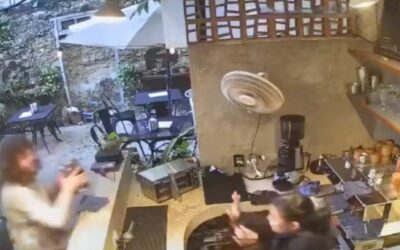 Extranjero destroza una cafetería en Mérida y amenaza a encargada por la música | VIDEO