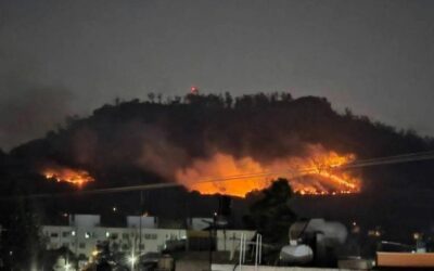Se registra incendio en el Cerro de la Estrella en Iztapalapa; Protección Civil y Bomberos acuden al lugar