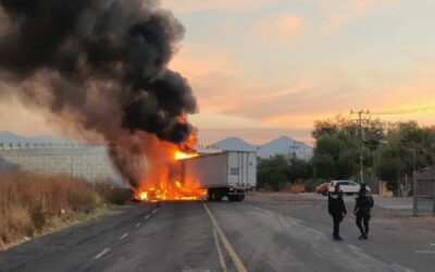 Enfrentamiento entre Guardia Nacional y grupo armado deja 10 vehículos incendiados y 2 lesionados