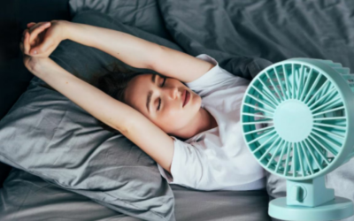El truco para usar el ventilador y dormir fresco sin enfermarse de la garganta
