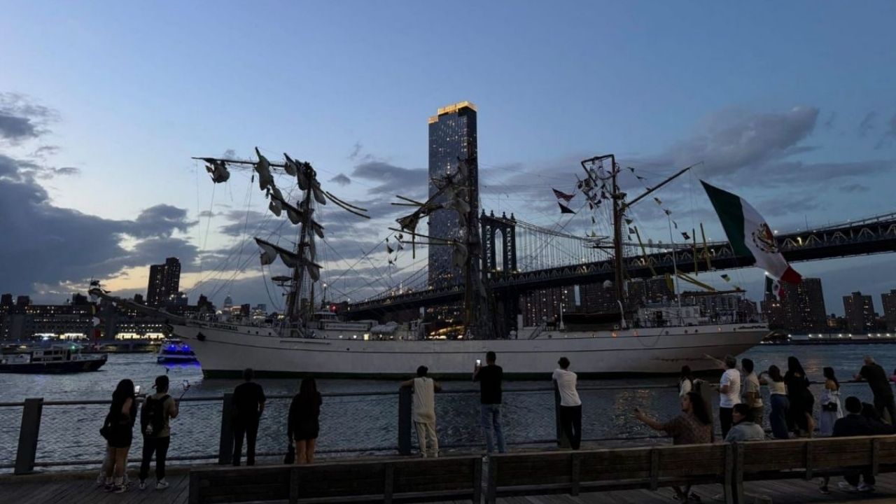 Regresan a México 180 cadetes del Buque "Cuauhtémoc" procedentes de Nueva York