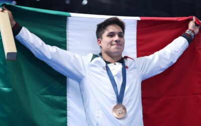 Mexicano Osmar Olvera supera a atletas chinos y gana el oro en el trampolín de 3 metros en Singapur